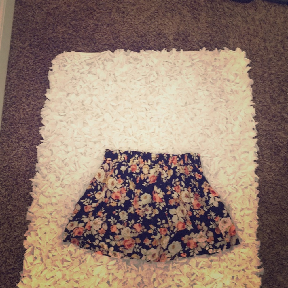 Floral print shorts